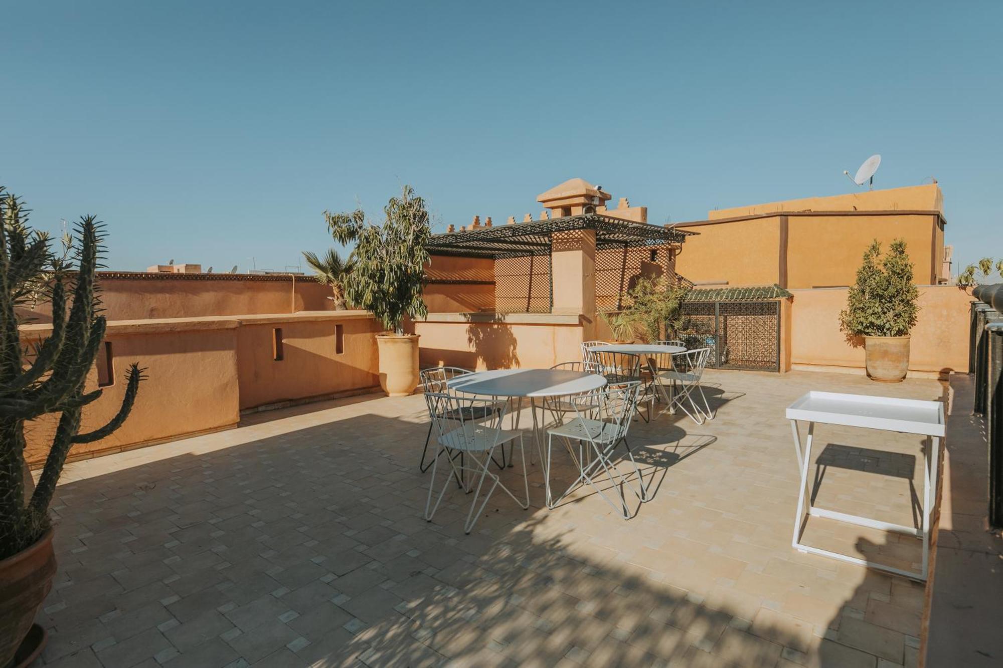 Riad Le Perroquet Bleu Suites & Spa Marrakesh Exterior photo