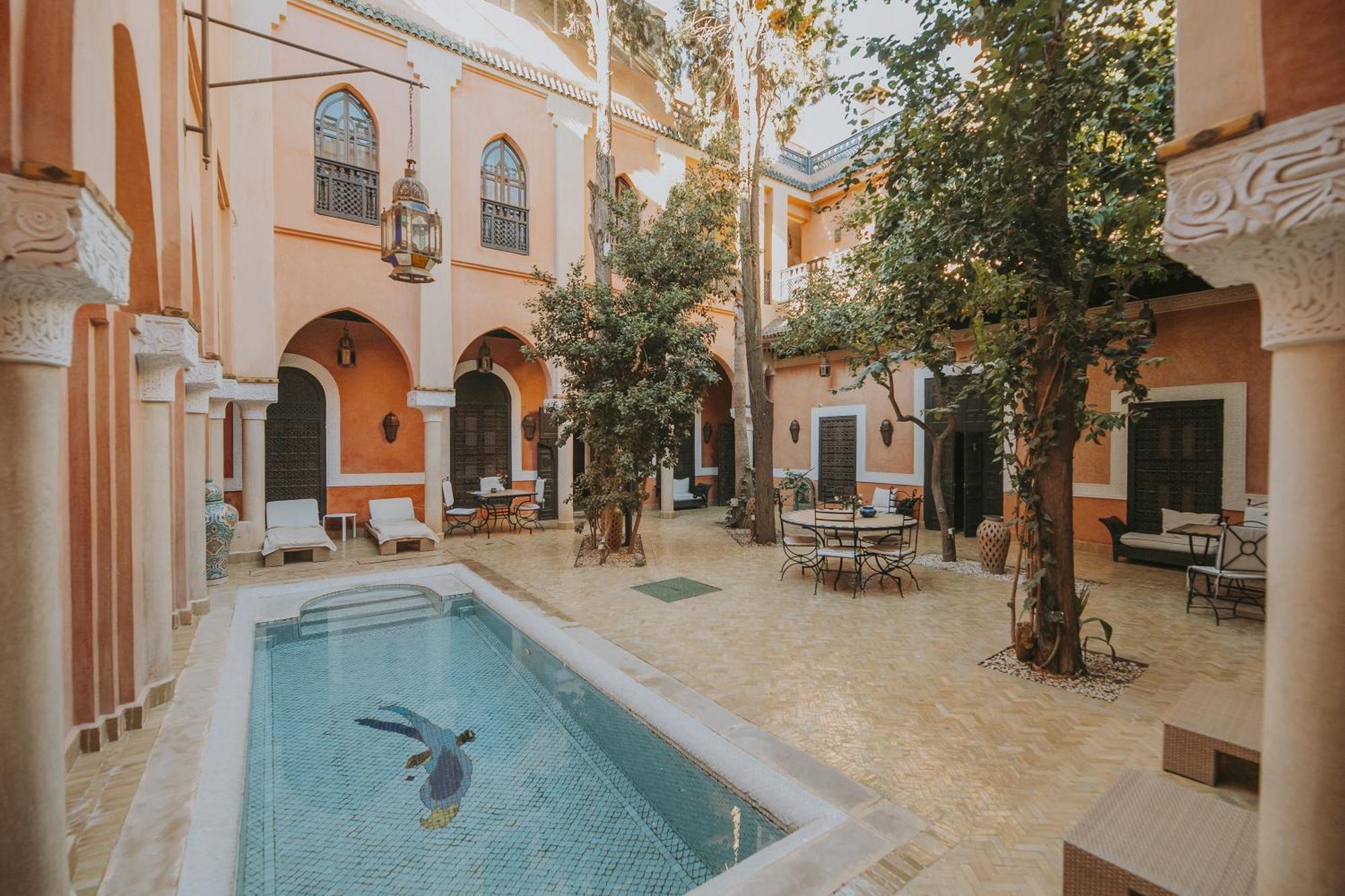 Riad Le Perroquet Bleu Suites & Spa Marrakesh Exterior photo