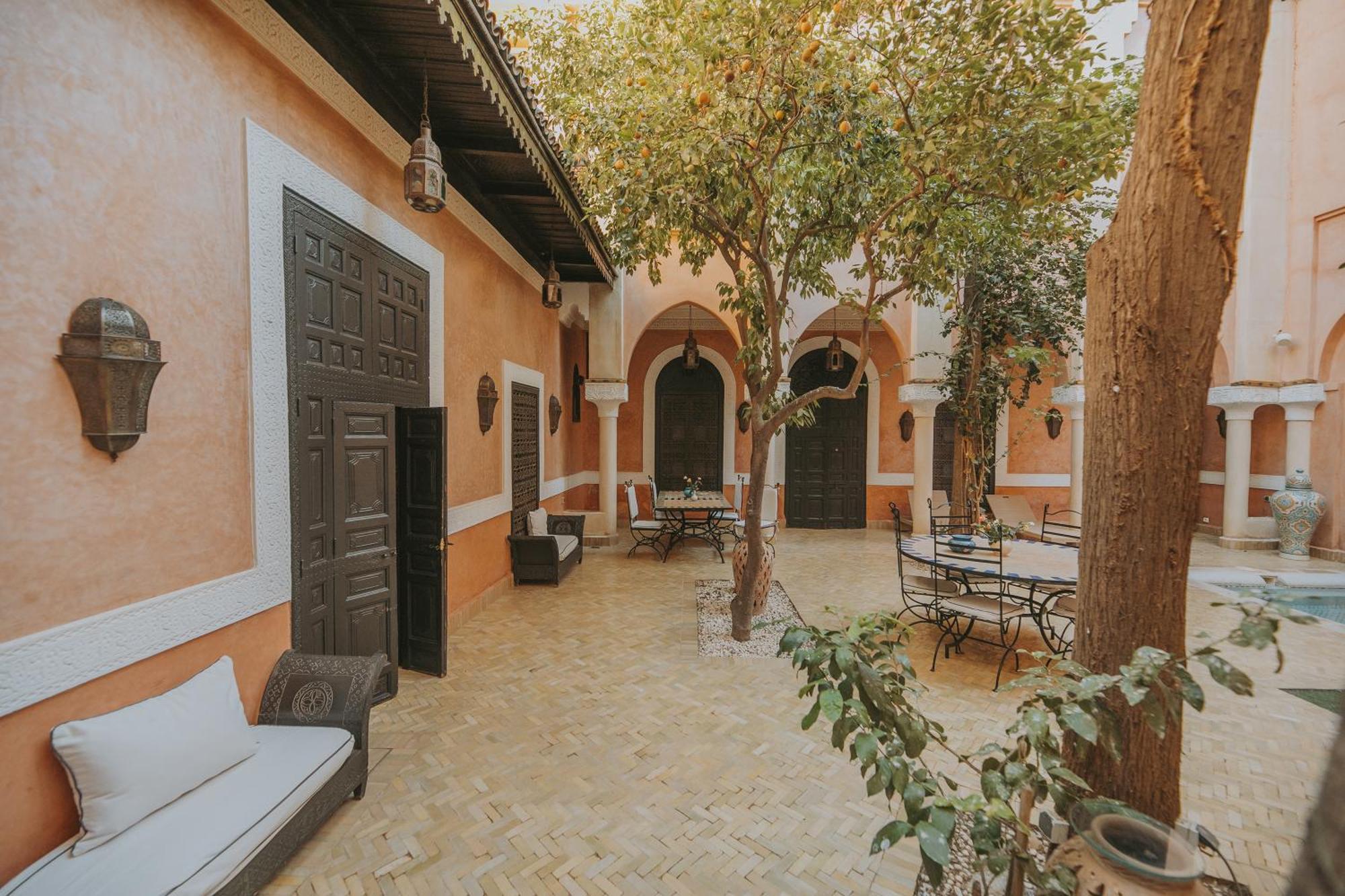Riad Le Perroquet Bleu Suites & Spa Marrakesh Exterior photo