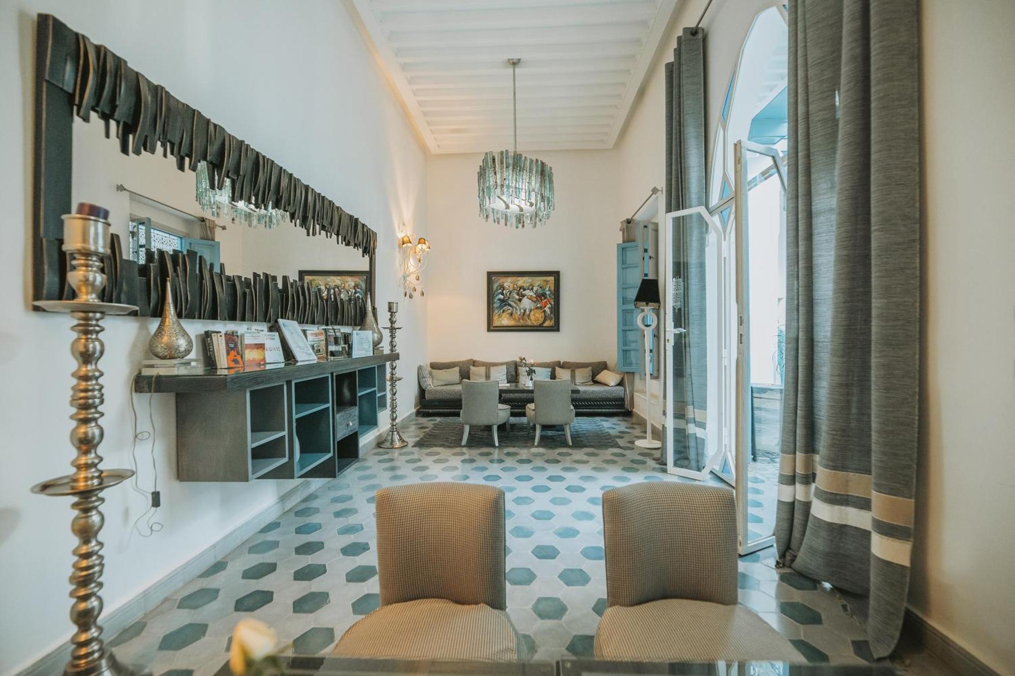 Riad Le Perroquet Bleu Suites & Spa Marrakesh Exterior photo