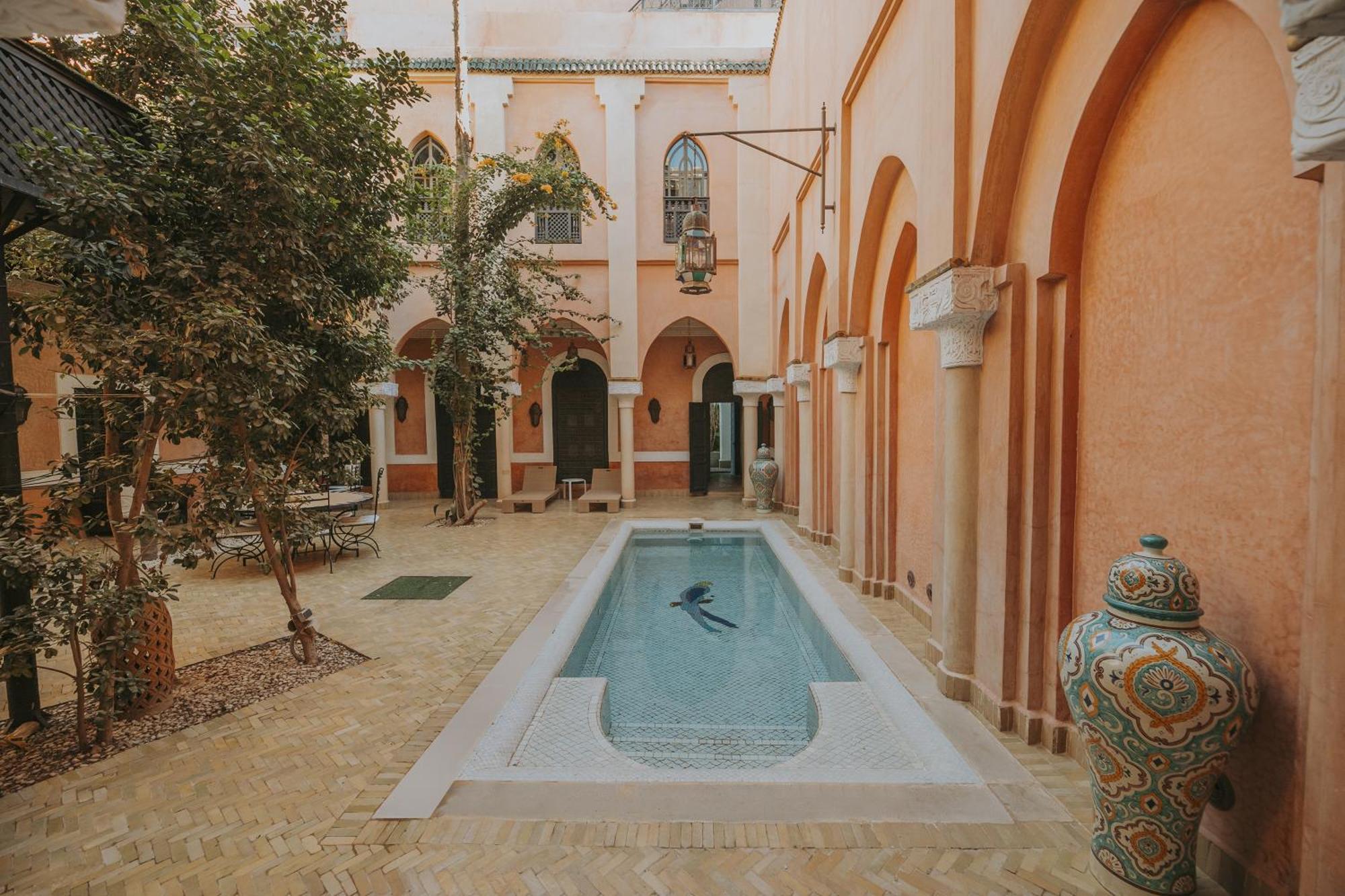 Riad Le Perroquet Bleu Suites & Spa Marrakesh Exterior photo