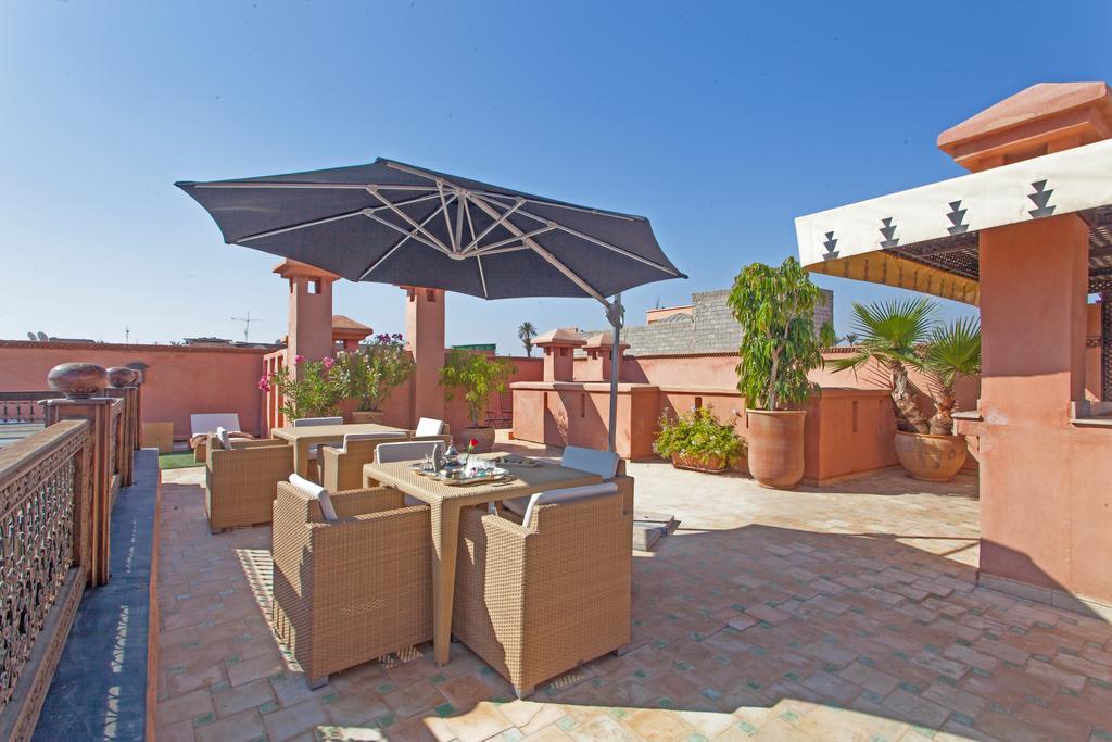 Riad Le Perroquet Bleu Suites & Spa Marrakesh Exterior photo