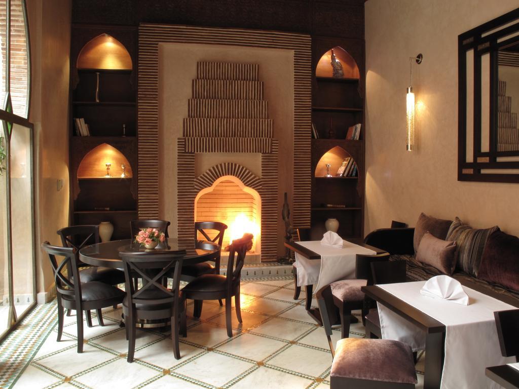 Riad Le Perroquet Bleu Suites & Spa Marrakesh Exterior photo