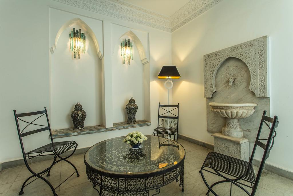 Riad Le Perroquet Bleu Suites & Spa Marrakesh Exterior photo